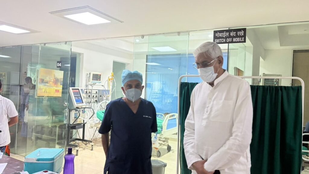 Vedanta Power Plant Accident : Ex डिप्टी CM पहुंचे अस्पताल…! घायलों को देख भर आई आंखें…दर्दनाक हालत देख हुए भावुक…बोले- मन व्यथित हो गया