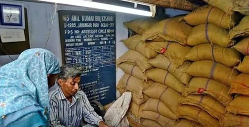 PDS Bilaspur Ration : PDS में बड़ा अपडेट…! अब एक साथ मिलेगा 3 महीने का राशन…695 दुकानों में 70% राशन स्टॉक…क्या आपके जिले में भी…?