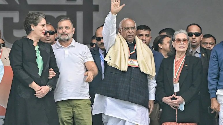 Congress Star Campaigners : बंगाल चुनाव के लिए कांग्रेस का बड़ा दांव…! मैदान में खड़गे, राहुल, प्रियंका…40 स्टार प्रचारकों की लिस्ट जारी…यहां देखें