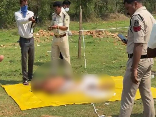 Tent Businessman Murder : कोंडागांव में सनसनी…! 11 दिन से लापता टेंट कारोबारी की हत्या…खेत में दफन मिला अर्धनग्न शव…खून से सनी बाइक मिली