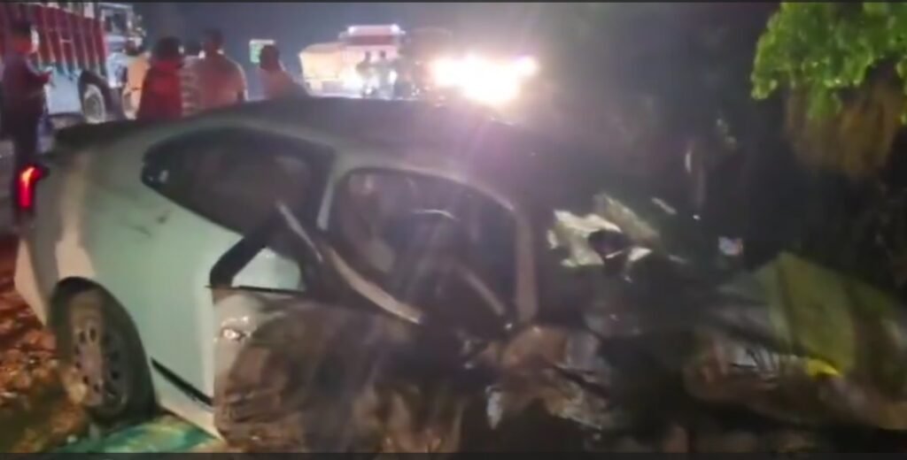 Car Accident : कांकेर में भीषण सड़क हादसा…! NH-30 पर आमने-सामने टक्कर…6 की मौत 3 गंभीर…यहां देखें भयावह मंजर VIDEO