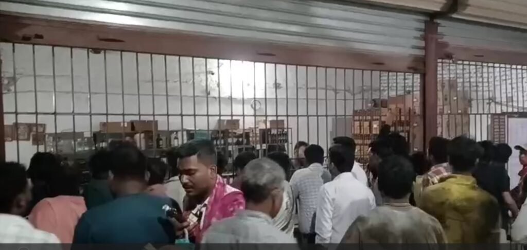 Excise Revenue Jumps : 33 करोड़ का उछाल…! सरगुजा में शराब बिक्री ने तोड़ा रिकॉर्ड…आबकारी विभाग की कमाई में 26% की बढ़ोतरी…आबकारी अधिकारी ने पेश किए आंकड़े…यहां देखें