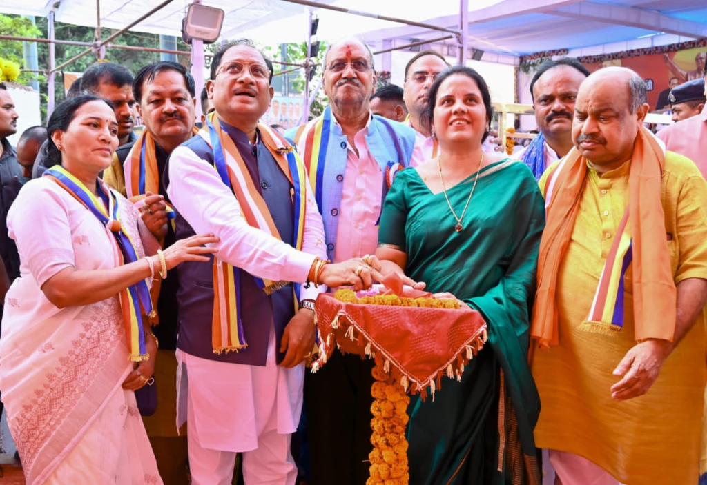 CM Vishnu : समाज में न्याय और समानता की प्रेरणा देता रहेगा बाबा साहेब का जीवन… रायपुर में डॉ. भीमराव अंबेडकर की 21 फीट ऊंची प्रतिमा का भव्य अनावरण