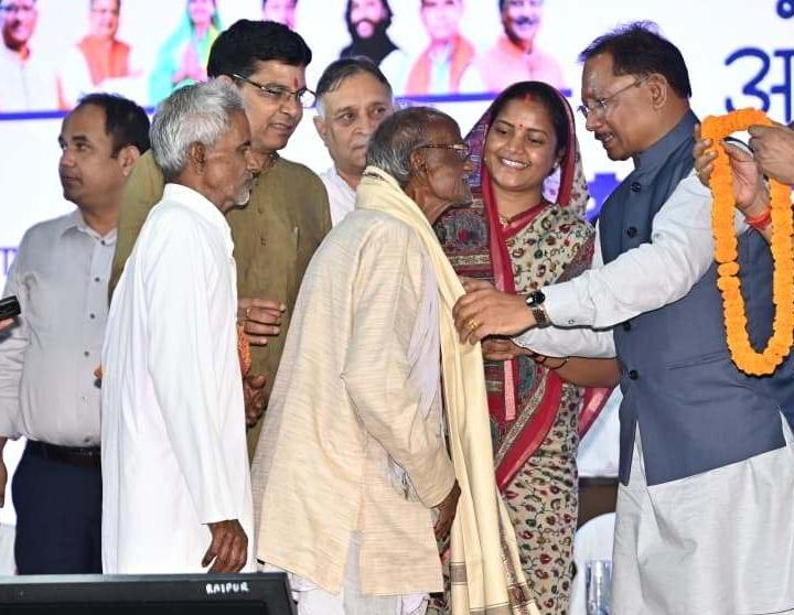 Special Article : छत्तीसगढ़ में वरिष्ठ नागरिकों के लिए मजबूत सामाजिक सुरक्षा तंत्र