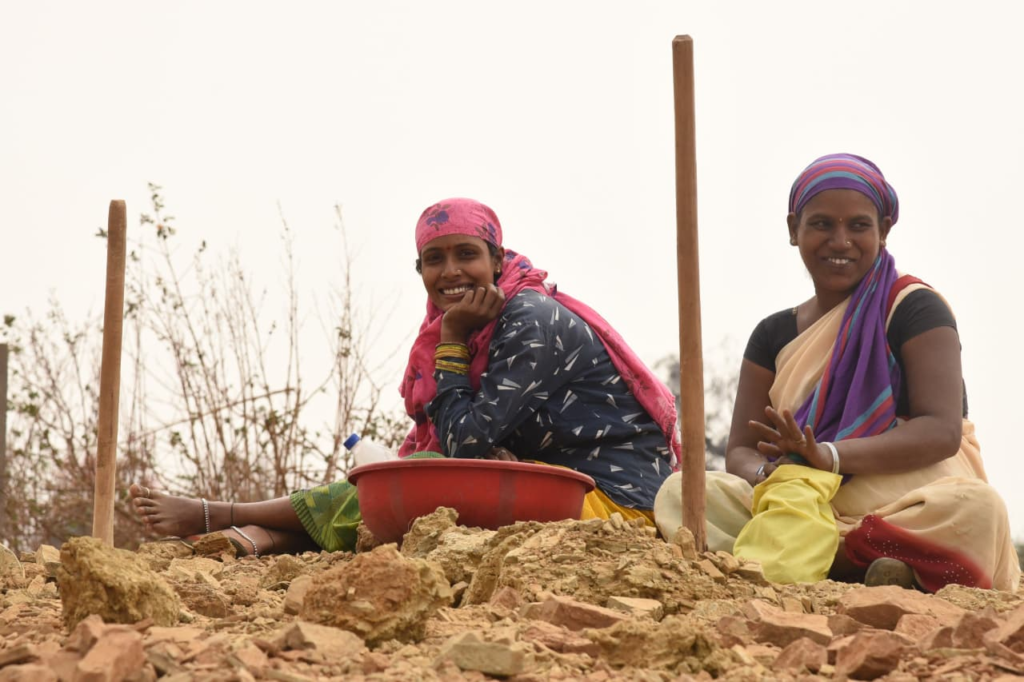 Women Empowerment : सुरक्षा, सम्मान और स्वावलंबन की बन रही नई पहचान, छत्तीसगढ़ में आर्थिक और सामाजिक सशक्त हो रहीं महिला श्रमिक