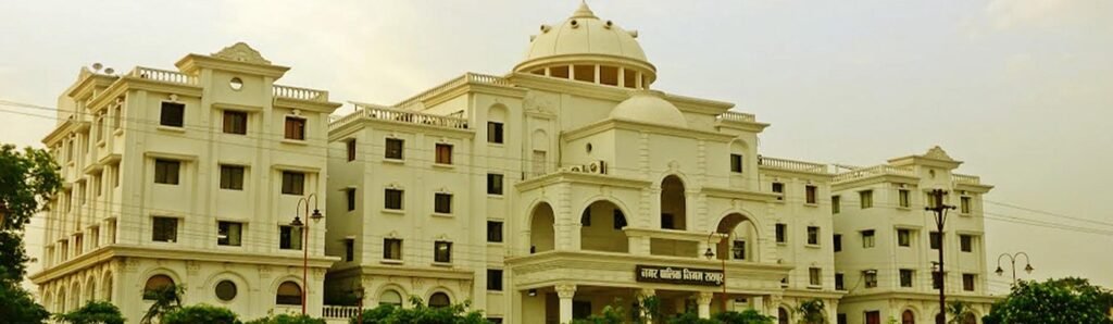 Raipur Municipal Corporation : बड़ा खुलासा…150+ एकड़ जमीन का फर्जी खेल…! 70 खसरा फाइल गायब…4 अधिकारी निलंबित…नियम तोड़े गए कैसे…?