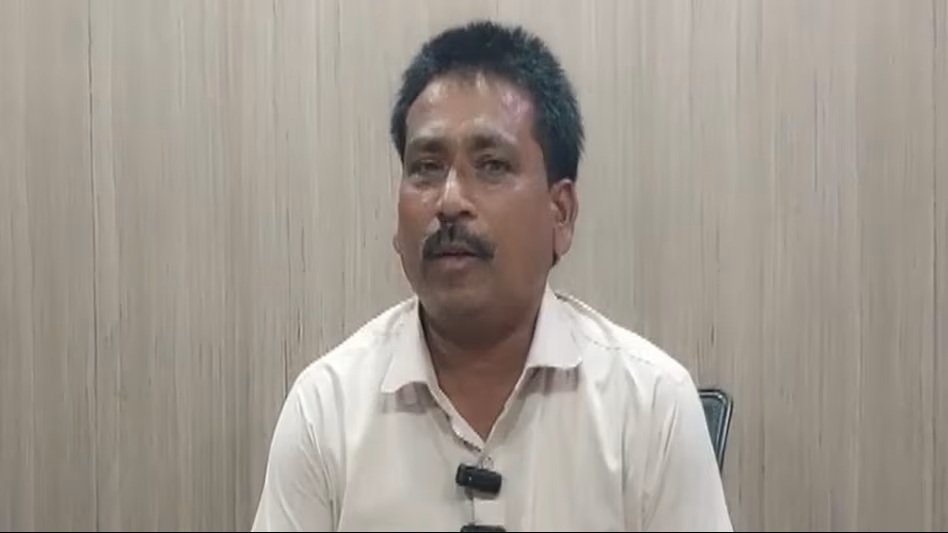 BJP Worker Ticket : चाय पिलाने वाले को BJP ने दिया टिकट…! 28 साल की सेवा का इनाम…अब चुनावी मैदान में उतरे रमेश भील…भाई-भतीजावाद के बीच नई मिसाल