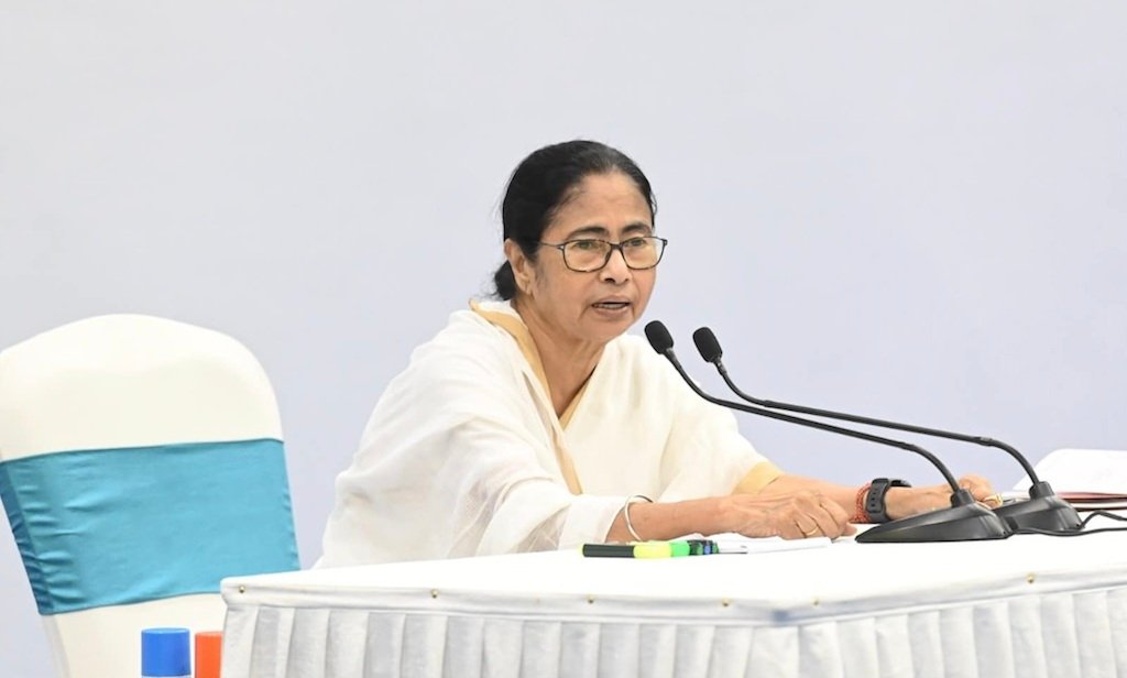 Bengal Government Dissolved : बिग ब्रेकिंग…! पश्चिम बंगाल में विधानसभा भंग…ममता बनर्जी अब नहीं रहीं मुख्यमंत्री…नई सरकार गठन की प्रक्रिया तेज