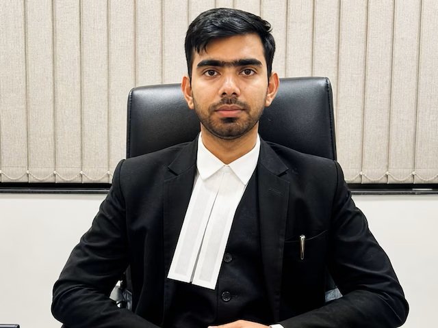 Judge Commits Suicide : दुखद खबर…युवा जज ने कर ली आत्महत्या…! घर के बाथरूम में फंदे से लटका हुआ मिला शव…पत्नी और IAS साली पर गंभीर आरोप