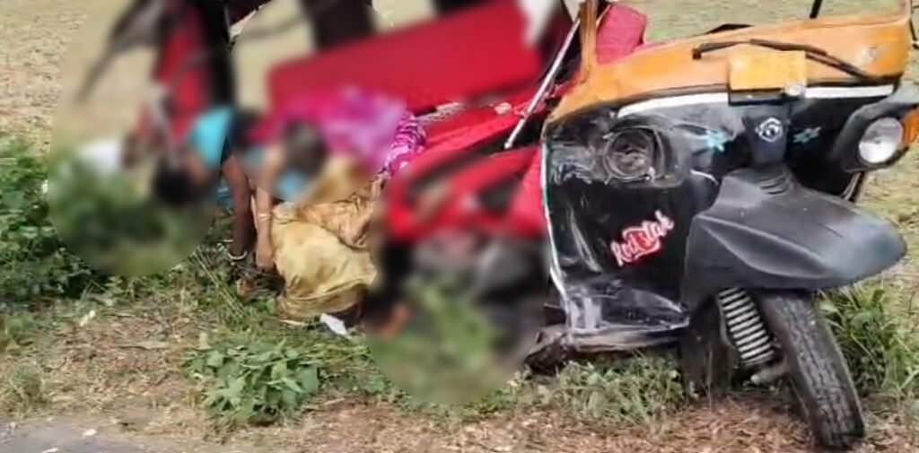 Odisha Bus Accident : दर्दनाक सड़क हादसा…! तेज रफ्तार बस ने ऑटो को रौंदा…कई मीटर तक ऑटो को घसीटती रही बस…6 लोगों की मौके पर मौत…कमजोर दिल वाले ना देखें ये VIDEO