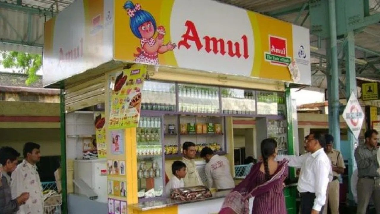 Amul Milk Price Hike : अमूल ने बढ़ाए दूध के दाम…! कल से महंगा मिलेगा दूध…जानिए नई कीमतें