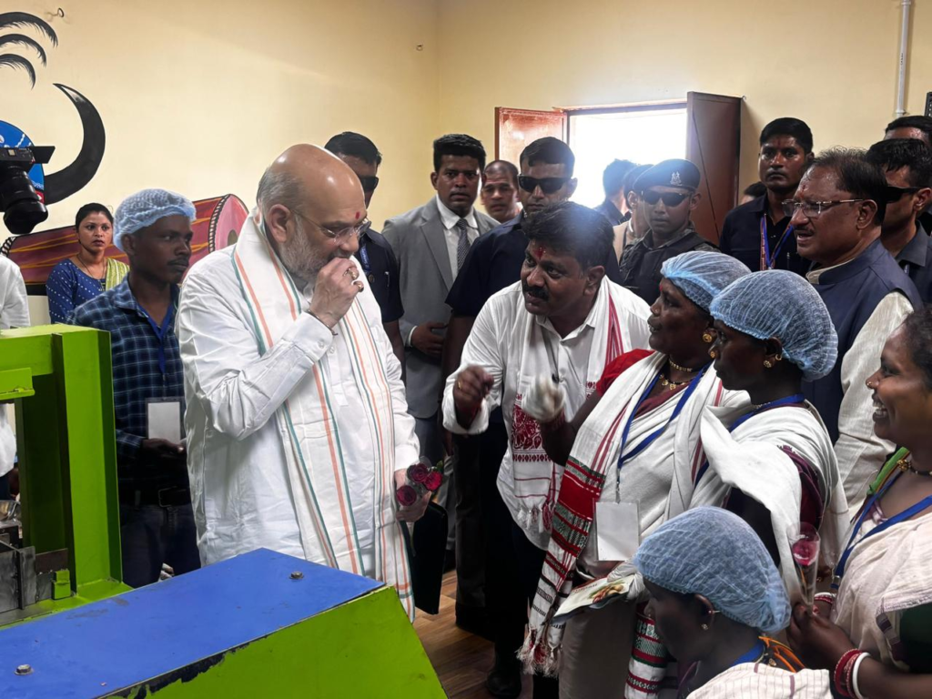 Public Service Center : केंद्रीय गृहमंत्री अमित शाह ने चखा बस्तर की इमली का स्वाद बोले यहां की इमली का स्वाद खट्टा नहीं बल्कि मीठा