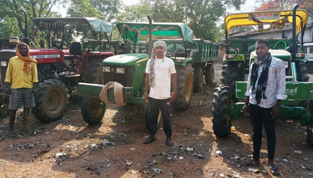 Illegal Sand Transport करते 3 ट्रैक्टर जब्त