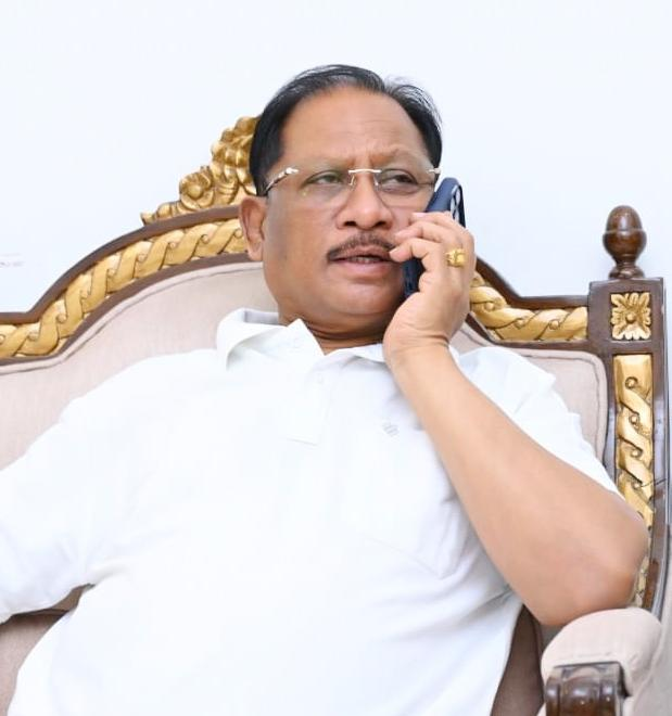 CM Vishnu : निर्माण गुणवत्ता में जरा भी लापरवाही नहीं चलेगी, दाढ़ी (बेमेतरा) सीसी रोड प्रकरण पर सख्त रुख: कलेक्टर को मामले की जांच कर दोषियों पर कड़ी कार्रवाई के निर्देश