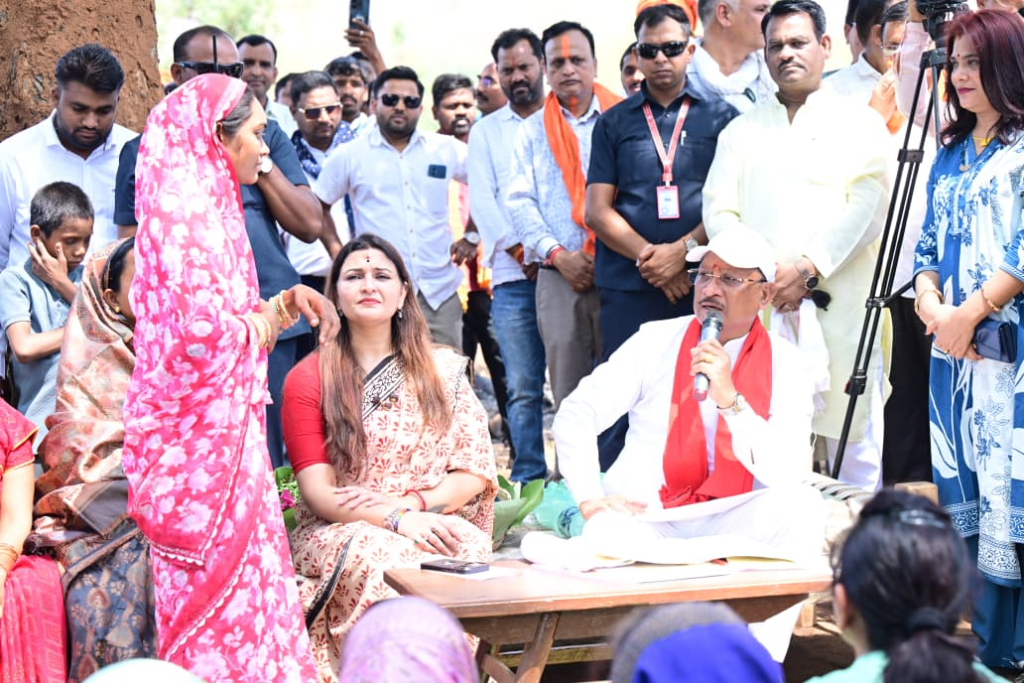Resolution Through Dialogue : कमराखोल में मुख्यमंत्री ने दूर की बिजली बिल की चिंता