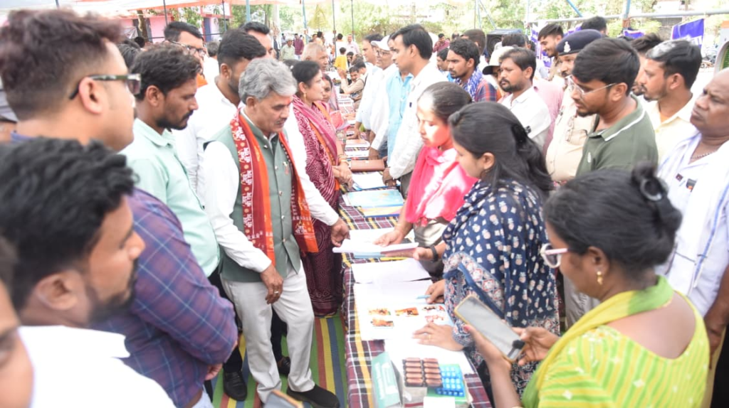 Sushasaan Tihar 2026 : दुर्ग के चीचा जनसमस्या निवारण शिविर में 300 आवेदनों का हुआ निराकरण