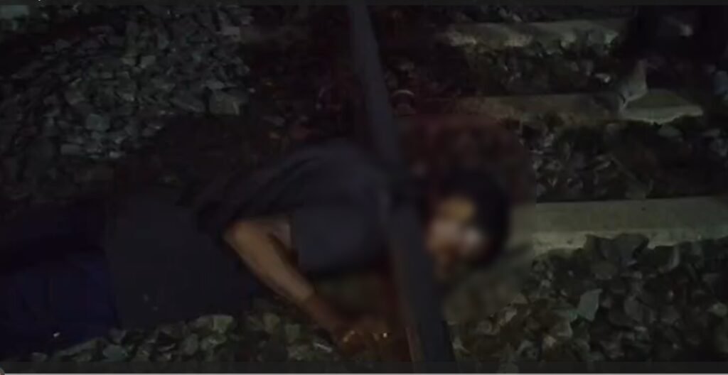 Railway Track Suicide : मनेंद्रगढ़ में दर्दनाक हादसा…! मालगाड़ी के सामने कूदा युवक…मौके पर मौत…यहां देखें VIDEO