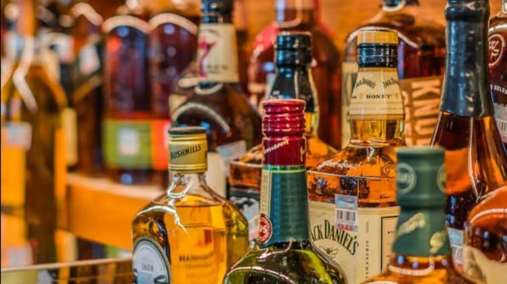 Liquor Revenue 2026 : छत्तीसगढ़ में प्लास्टिक बोतल नीति का असर…! बीयर-विदेशी शराब की बिक्री में बंपर उछाल…! देशी शराब की खपत घटी…बीयर और स्पिरिट की डिमांड रिकॉर्ड स्तर पर…सरकार की कमाई ₹10,751 करोड़ पार