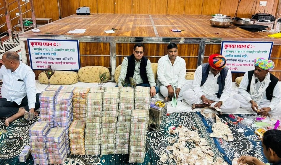 Sanwaliya Seth Mandir Donation : चौंकाने वाला आंकड़ा…सिर्फ 1 महीने में 41 करोड़…! श्री सांवलिया सेठ मंदिर में टूटा अब तक का सबसे बड़ा रिकॉर्ड…यहां देखें ‘व्यापार के भगवान’
