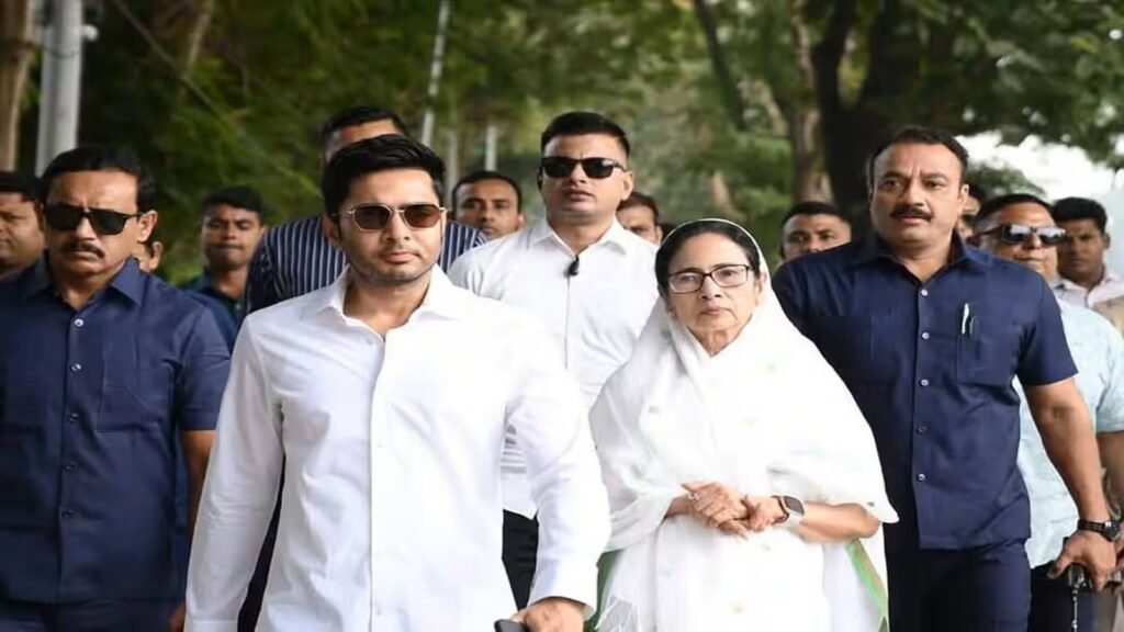 Abhishek Banerjee FIR Case : 4 मई के बाद दिल्ली का कौन बाप बचाता…! अभिषेक बनर्जी के इस चुनावी भाषण पर फंसे…डरा-सहमा TMC नेता FIR रद्द कराने पहुंचे हाईकोर्ट…बंगाल में बढ़ी सियासी हलचल