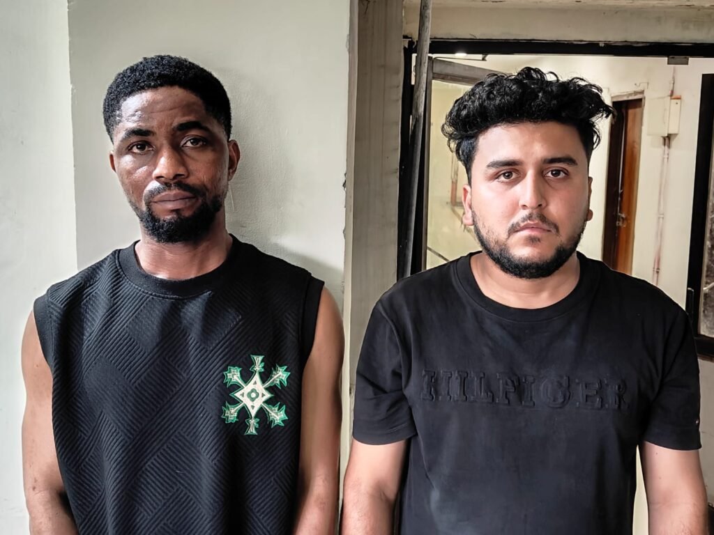Drug Racket Bust : BP मशीन के बॉक्स में छुपाकर भेजी जा रही थी ड्रग्स…! रायपुर पुलिस ने दिल्ली में पकड़ा इंटरनेशनल ड्रग्स गैंग