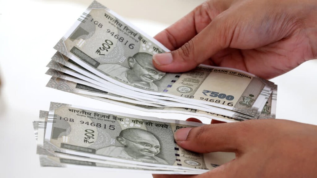 Employee Salary Hike 2026 : 1.5 लाख संविदा कर्मचारियों की सैलरी बढ़ी…! सरकार ने दिया बड़ा तोहफा…4.46% वेतन वृद्धि को मंजूरी…वित्त विभाग ने जारी किया आदेश