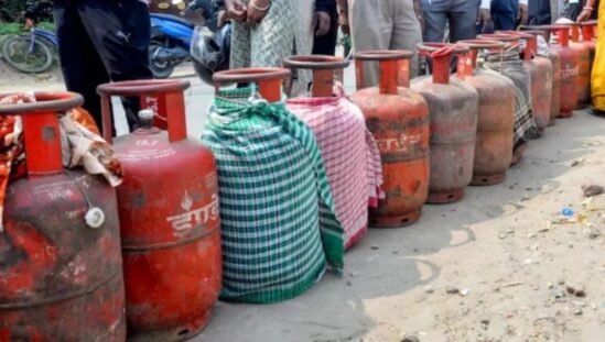 LPG Price Hike : महंगाई का नया वार…! ₹913 से बढ़कर ₹942 पहुंचा LPG का घरेलू गैस सिलेंडर…29 रुपये बढ़े दाम…7 जून से लागू हुई नई कीमतें…छत्तीसगढ़ सहित 5 बड़े राज्यों की List यहां देखें