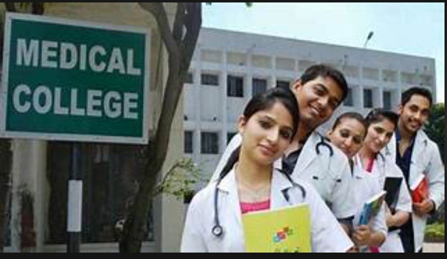 Medical College Jobs : छत्तीसगढ़ में मेडिकल फैकल्टी की बंपर भर्ती…! 5 नए सरकारी मेडिकल कॉलेजों में 149 पदों पर निकली वैकेंसी…15 जून से पहले भरें फॉर्म…जानें पूरी डिटेल