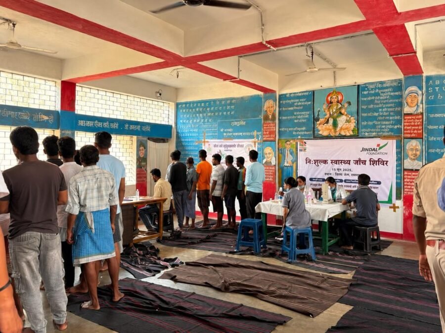 Jindal Foundation : जेल की दीवारों के भीतर पहुंचीं विशेषज्ञ स्वास्थ्य सेवाएं…! 203 बंदियों का हुआ स्वास्थ्य परीक्षण…जिंदल फाउंडेशन और फोर्टिस-ओपी जिंदल अस्पताल की पहल