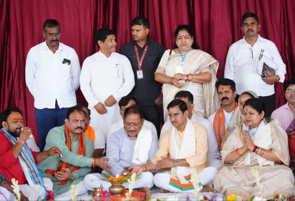 CM Inaugration : मुख्यमंत्री विष्णु देव साय ने जांजगीर-चांपा जिले में 295 करोड़ रुपये से अधिक के 341 विकास कार्यों का किया लोकार्पण एवं भूमिपूजन