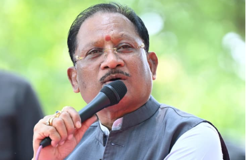 Sushasaan Tihar में मुख्यमंत्री विष्णुदेव साय पहुंचे बीजापुर के सुदूर गांव कोण्डापल्ली, चौपाल में सुनीं ग्रामीणों की समस्याएं