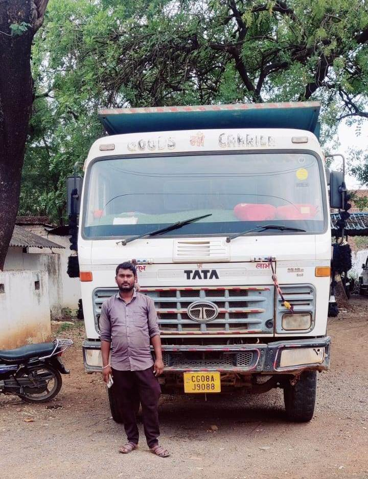 Illegal Murrum Excavation करते जेसीबी और हाइवा जब्त