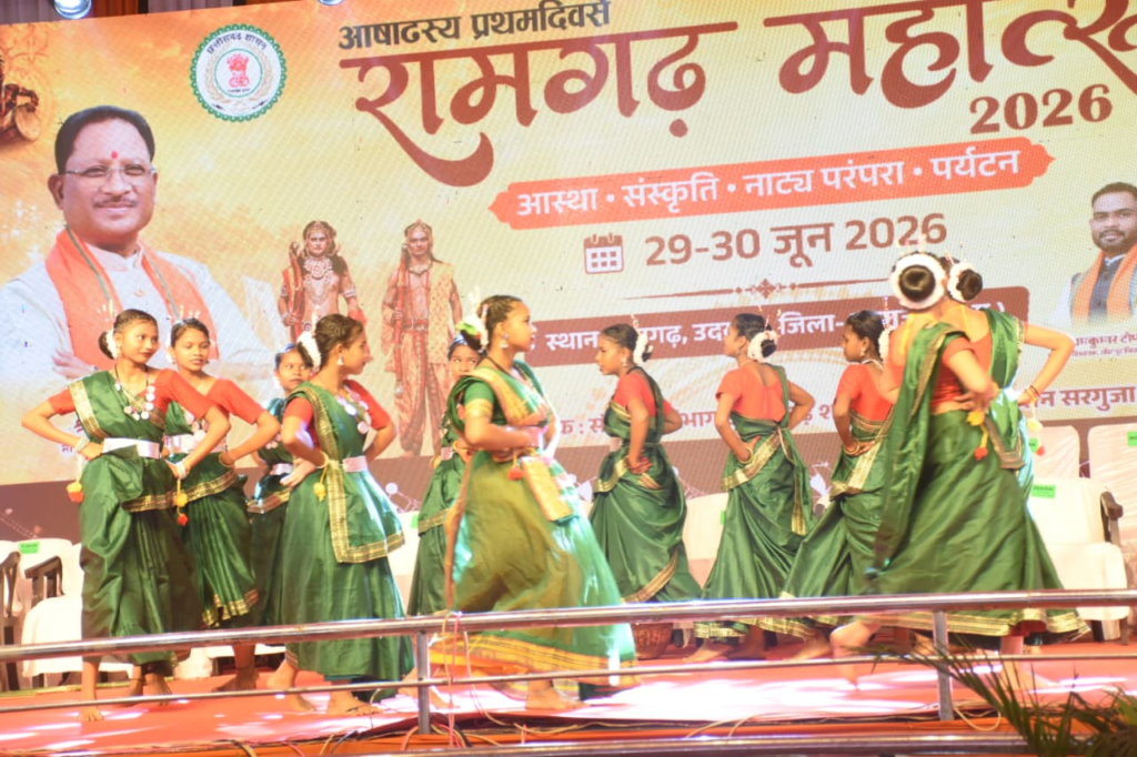 Ramgarh Festival में रामलीला, कवि सम्मेलन और ‘जटायु मोक्ष’ की प्रस्तुति ने बांधा समां
