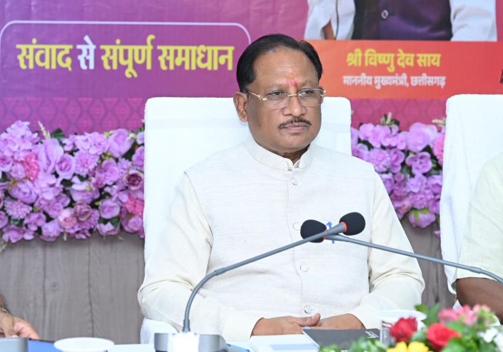 CM Vishnu : शासकीय योजनाओं का लाभ हर पात्र परिवार तक पहुंचे, प्रशासन संवेदनशीलता और जवाबदेही के साथ करे कार्य,सुकमा में तीन जिलों की उच्चस्तरीय समीक्षा बैठ