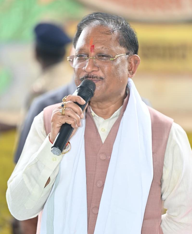 Jan Chaupal में मुख्यमंत्री ने सुनी जनता की बात, विकास कार्यों की दी सौगात, सुशासन तिहार के तहत सारंगढ़-बिलाईगढ़ जिले के ग्राम भीखमपुरा पहुंचे मुख्यमंत्री, ग्रामीणों से किया सीधा संवाद