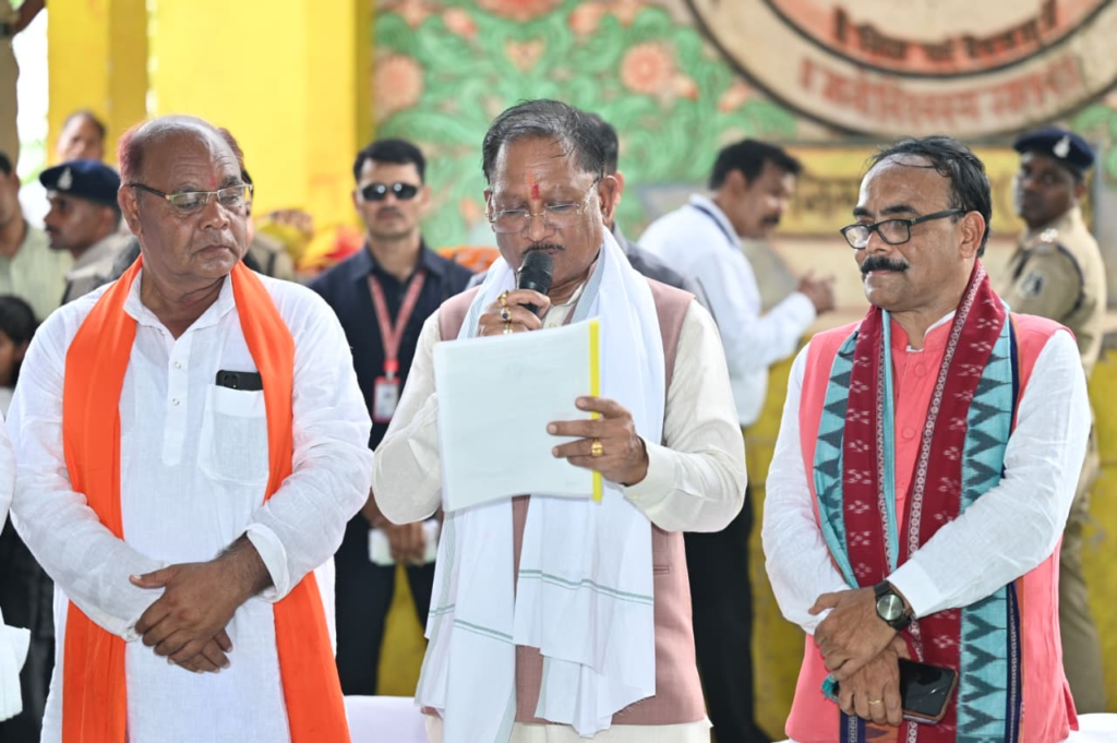 PM Awaas Yojana : 35 वर्षों का इंतजार हुआ खत्म, सपेरा बस्ती में साकार हो रहा पक्के घरों का सपना, मुख्यमंत्री विष्णु देव साय ने भीखमपुरा में निर्माणाधीन पीएम आवासों का किया निरीक्षण
