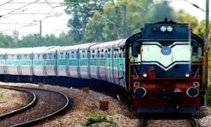 CG Railway Update : रेल यात्रियों के लिए जरूरी खबर…! 22 जून से 3 जुलाई तक कई ट्रेनें रद्द…सफर से पहले देखें पूरी List