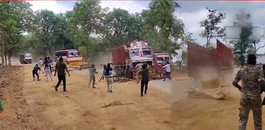 Hit And Run : छात्रा को रौंदकर भागा ट्रक ड्राइवर…120 KM की रफ्तार में बैरिकेड्स तोड़े…पुलिसकर्मियों को कुचलने की कोशिश…फिर 55 KM पीछा कर ऐसे हुआ गिरफ्तार…यहां देखें VIDEO