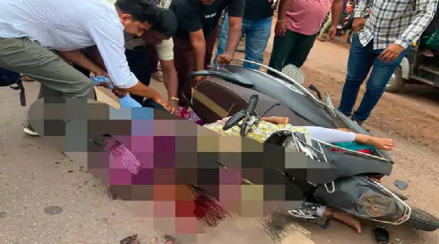 Highway Accident : कुम्हारी में दर्दनाक हादसा…! ट्रैक्टर से टकराई स्कूटी…4 की मौत…2 महिलाएं और 2 बच्चे शामिल…एक बच्चा गंभीर