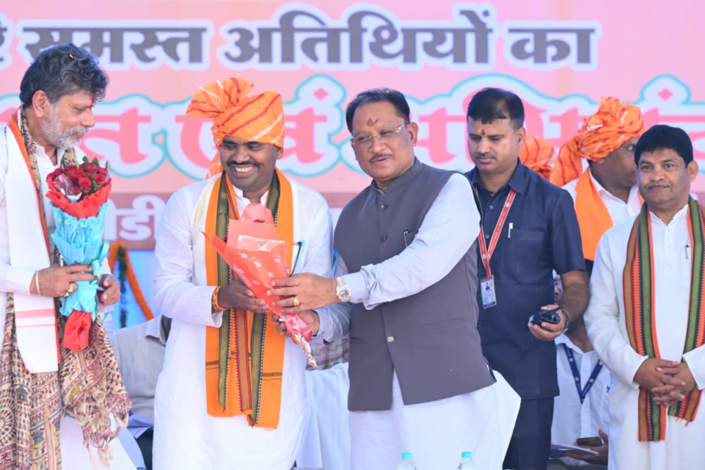 CM Vishnu ने बम्हनीडीह के विकास की नई यात्रा का किया शुभारंभ, हसदेव नदी पर पुल, बिजली विभाग का सब डिवीजन कार्यालय और सर्वसुविधायुक्त मंगल भवन की घोषणा