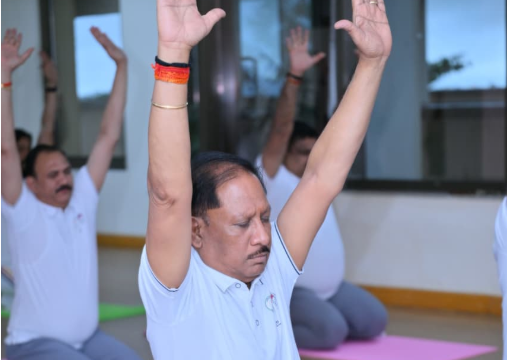 Chintan Shivir 3.0 : योग से हुई नई सुबह, मुख्यमंत्री विष्णु देव साय ने दिया स्वस्थ और संतुलित जीवन का संदेश