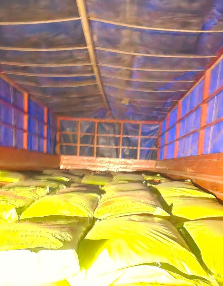 Illegal Fertilizer परिवहन पर बड़ी कार्रवाई, 240 बोरी जैविक खाद जब्त