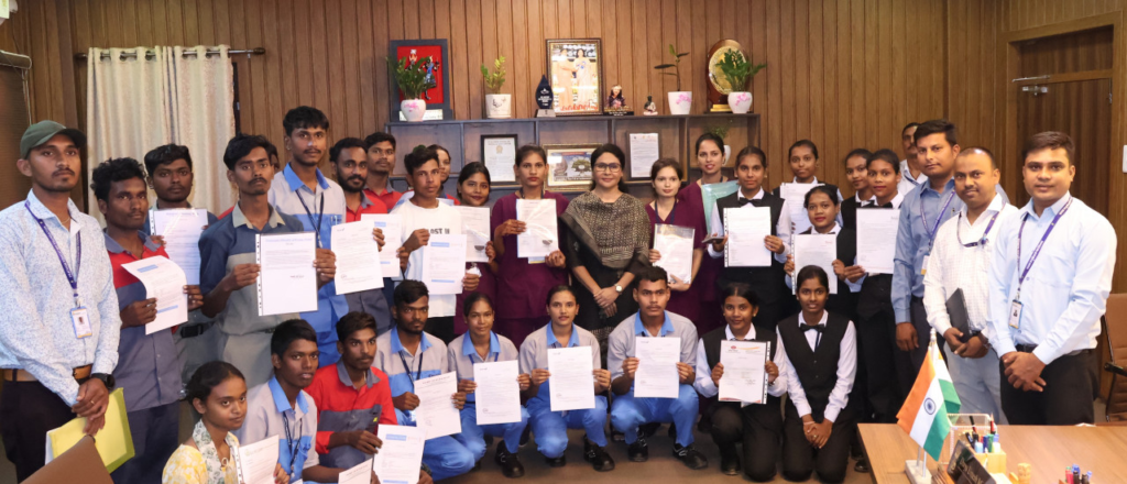 Skill Training : प्रशिक्षण से मिली नई उड़ान… 27 युवाओं को मिला निजी कंपनियों में रोजगार