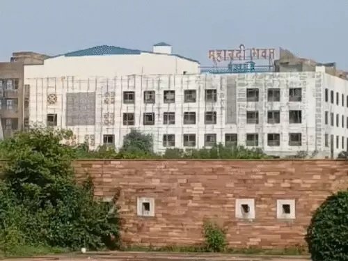 Salary Update : सरकारी कर्मचारियों के लिए राहत…! प्रमोन्नति या समयमान वेतनमान चुनने के लिए मिला 31 जुलाई तक का समय…जानिए किसे मिलेगा फायदा