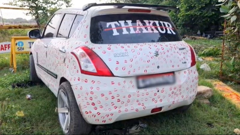 Fine for Kissing Car : ग्वालियर में ‘किस वाली कार’ का VIDEO वायरल: गर्लफ्रेंड ने 3400 Kiss से सजाई कार, पुलिस ने काटा ₹5,500 का चालान