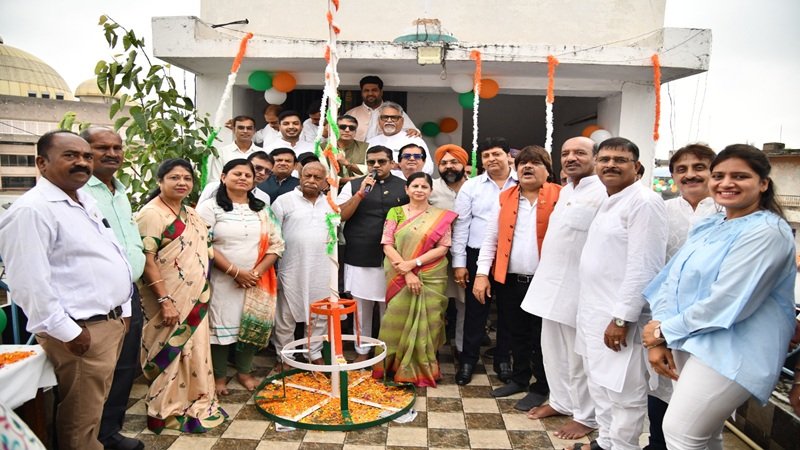 Independence Day 2026 : स्वतंत्रता दिवस पर चैंबर भवन में शान से लहराया तिरंगा…! व्यापारियों ने लिया राष्ट्र निर्माण का संकल्प