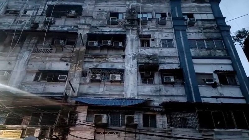 Kolkata Hotel Fire: दुखद खबर…! कोलकाता होटल में भीषण आग, 9 लोगों की दर्दनाक मौत; 6 गंभीर रूप से झुलसे