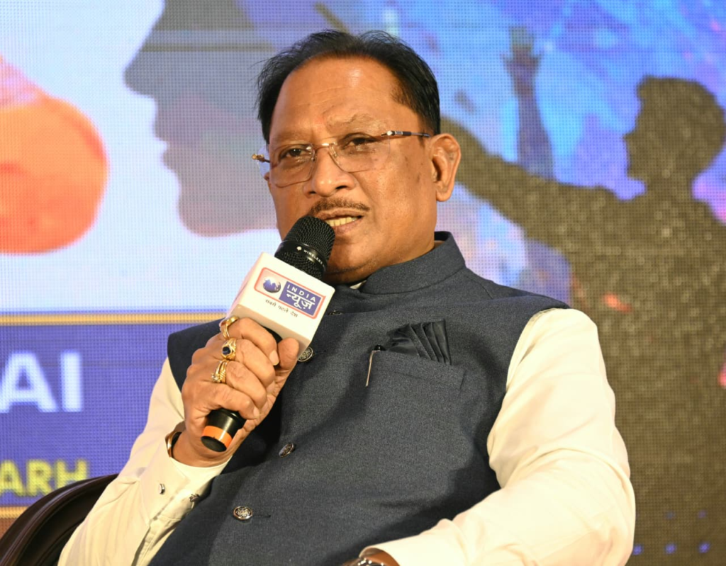 CM Vishnu : नक्सलमुक्त छत्तीसगढ़ प्रगति के पथ पर निरंतर अग्रसर हो रहा, मुख्यमंत्री साय आईटीवी नेटवर्क और इंडिया न्यूज के युवा मंच कार्यक्रम में हुए शामिल
