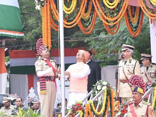 Independence Day 2026 : 15 अगस्त को रायपुर में तिरंगा फहराएंगे CM साय…! 33 जिलों के लिए मुख्य अतिथियों की सूची जारी…देखें पूरी लिस्ट