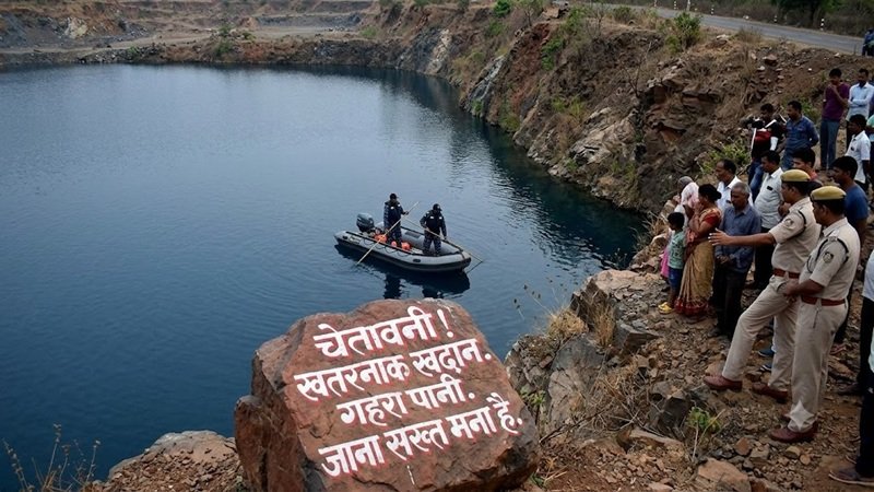 Blue Water Mine Rescue: ब्लू वाटर खदान में रेस्क्यू ऑपरेशन तेज, 9 मौतों के बाद अब NAVY संभालेगी मोर्चा; 2 दिन से लापता युवक की तलाश जारी
